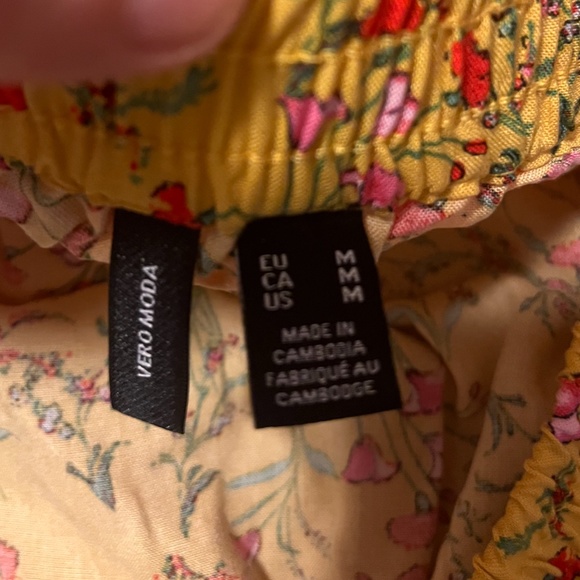 Vero Moda boho yellow, green and red floral ruffled mini skirt NWT - Picture 6 of 9